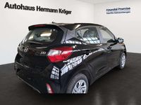 Gebraucht Hyundai i10 Select 63 PS (46 kW) 2024 Phantom black Kleinwagen