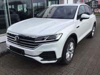Gebraucht VW Touareg 231 PS (169 kW) 2022 Oryxweiß perlmutteffekt (metallic) SUV