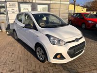 Gebraucht Hyundai i10 Basis 67 PS (49 kW) 2016 Weiß Kleinwagen