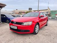 Gebraucht VW Jetta Trendline 105 PS (77 kW) 2014 Rot Limousine