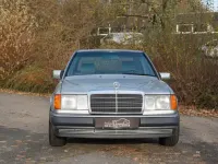 Gebraucht Mercedes E220 150 PS (110 kW) 1992 Silber Limousine