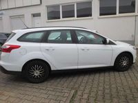 gebraucht Ford Focus Trend/SHZ / 2 HAND / KLIMA / SCHECKHEFT/TÜV NEU