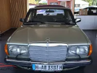 Gebraucht Mercedes 230 136 PS (100 kW) 1983 Grün Limousine