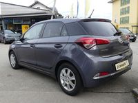 Gebraucht Hyundai i20 Passion 101 PS (74 kW) 2017 Grau Limousine