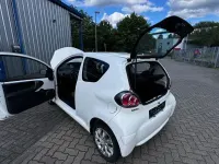 Gebraucht Toyota Aygo 68 PS (50 kW) 2014 Weiß Kleinwagen