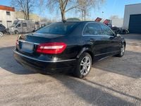 Gebraucht Mercedes E220 Elegance 170 PS (125 kW) 2010 Schwarz Limousine