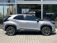 Neu Toyota Yaris Cross 131 PS (96 kW) 2026 Silber SUV