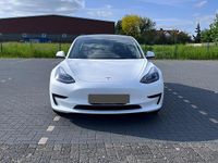 Gebraucht Tesla Model 3 Standard Range Plus 208 kW (283 PS) 2022 Weiß Limousine