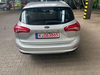 Gebraucht Ford Focus 120 PS (88 kW) 2021 Silber Limousine