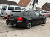 Gebraucht BMW 320 174 PS (127 kW) 2009 Schwarz Kombi