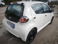 Gebraucht Toyota Aygo 68 PS (50 kW) 2009 Weiß Kleinwagen