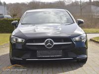 Gebraucht Mercedes CLA200 163 PS (119 kW) 2023 Schwarz Kombi