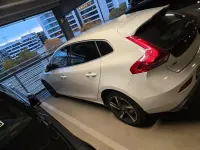 Gebraucht Volvo V40 R-Design 150 PS (110 kW) 2014 Weiß Limousine