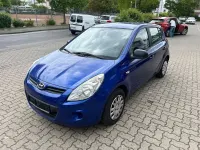 Gebraucht Hyundai i20 Edition 77 PS (56 kW) 2011 Blau Kleinwagen