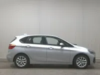 Gebraucht BMW 225 Active Tourer Advantage 224 PS (164 kW) 2020 Glaciersilber metallic Van / Kleinbus