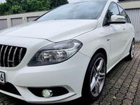 Gebraucht Mercedes B180 122 PS (89 kW) 2012 Weiß Van / Kleinbus