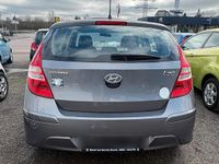 Gebraucht Hyundai i30 108 PS (79 kW) 2012 Limousine