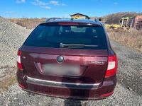 Gebraucht Skoda Superb 160 PS (117 kW) 2010 Rot Kombi