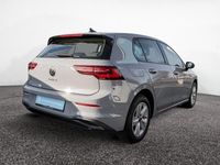 Gebraucht VW Golf VIII Life 116 PS (85 kW) 2022 Mondstein grau Limousine