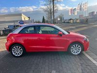 Gebraucht Audi A1 Attraction 122 PS (89 kW) 2015 Rot Kleinwagen