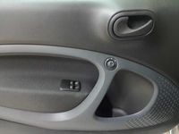 Gebraucht Smart ForTwo Coupé 60 kW (82 PS) 2022 Tridion sicherheitszelle in weiß Coupé