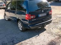 Second-hand VW Sharan 116 CP (85 kW) 2007 Albastru Monovolum