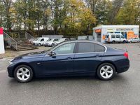 Gebraucht BMW 320 Sport Line 170 PS (125 kW) 2013 Blau Limousine