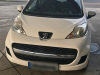 Gebraucht Peugeot 107 68 PS (50 kW) 2010 Weiß Kleinwagen