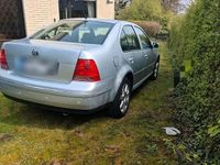 Second-hand VW Bora 102 CP (75 kW) 2004 Argintiu Berlinǎ