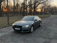 Gebraucht Audi A4 130 PS (95 kW) 2019 Grau Limousine