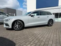 Gebraucht Volvo V60 Core 197 PS (144 kW) 2024 Grau Kombi
