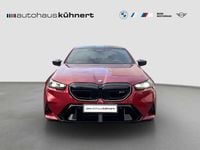 Gebraucht BMW M5 Performance 727 PS (534 kW) 2024 Dragon fire rot metallic Limousine