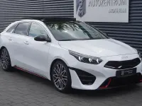 Gebraucht Kia ProCeed GT GT 204 PS (150 kW) 2022 Sonderlackierung deluxeweiß metallic Kleinwagen