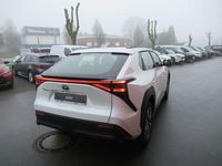 Gebraucht Toyota bZ4X Comfort 150 kW (204 PS) 2024 Hell weiß sonderlack SUV