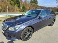 Gebraucht Mercedes E200 184 PS (135 kW) 2014 Blau Limousine