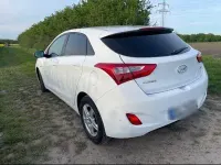 Gebraucht Hyundai i30 101 PS (74 kW) 2016 Weiß Limousine