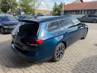 Gebraucht VW Passat Business 122 PS (89 kW) 2022 Blau Kombi