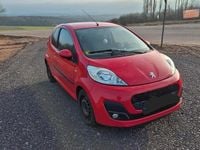 Gebraucht Peugeot 107 60 PS (44 kW) 2013 Rot Kleinwagen