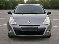 Gebraucht Renault Clio III Expression 75 PS (55 kW) 2009 Grau Kleinwagen