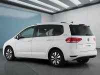Gebraucht VW Touran 150 PS (110 kW) 2025 Weiß Van / Kleinbus