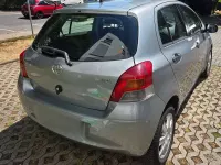 Gebraucht Toyota Yaris 69 PS (50 kW) 2009 Silber Kleinwagen