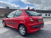 Gebraucht Peugeot 206 Basis 60 PS (44 kW) 2010 Rot Limousine