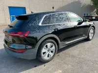 Second-hand Audi e-tron 230 kW (313 CP) 2022 Negru SUV