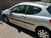Gebraucht Peugeot 207 72 PS (52 kW) 2009 Silber Kleinwagen