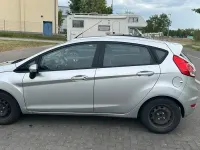 Gebraucht Ford Fiesta 100 PS (73 kW) 2014 Grau Kleinwagen