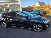 Gebraucht Ford Focus Cool & Connect 101 PS (74 kW) 2018 Schwarz Limousine