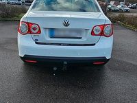 Gebraucht VW Jetta 105 PS (77 kW) 2010 Weiß Limousine