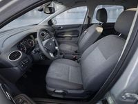 Second-hand Ford Focus Fun X 101 CP (74 kW) 2007 Argintiu Berlinǎ