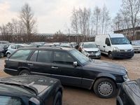 Gebraucht Mercedes E230 132 PS (97 kW) 1991 Schwarz Limousine
