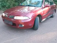 Gebraucht Mitsubishi Carisma 125 PS (91 kW) 1998 Rot Limousine